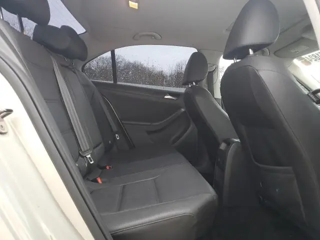 2011 VOLKSWAGEN JETTA SE  