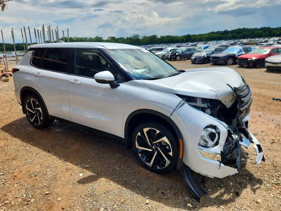 2022 MITSUBISHI OUTLANDER ES  