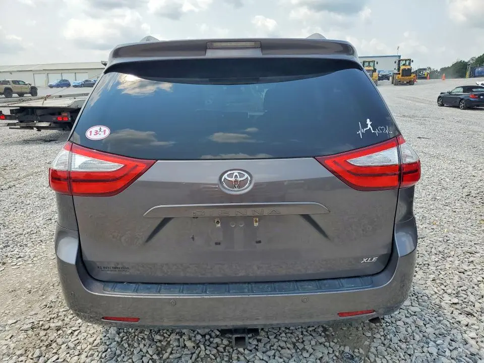2015 TOYOTA SIENNA XLE PREMIUM 8-PASSENGER  