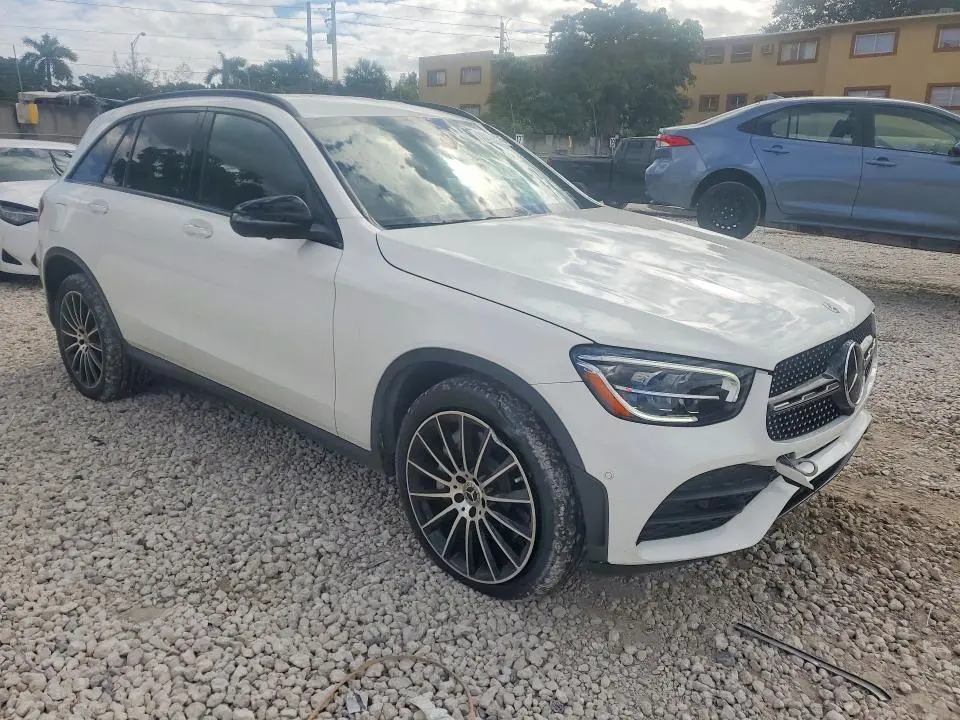 2022 MERCEDES-BENZ GLC 300  