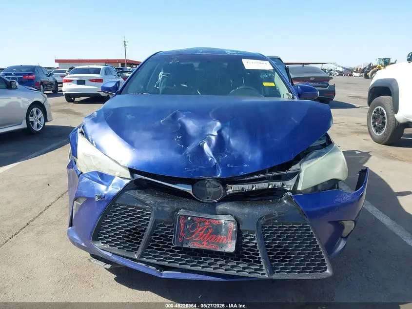 2016 TOYOTA CAMRY SE