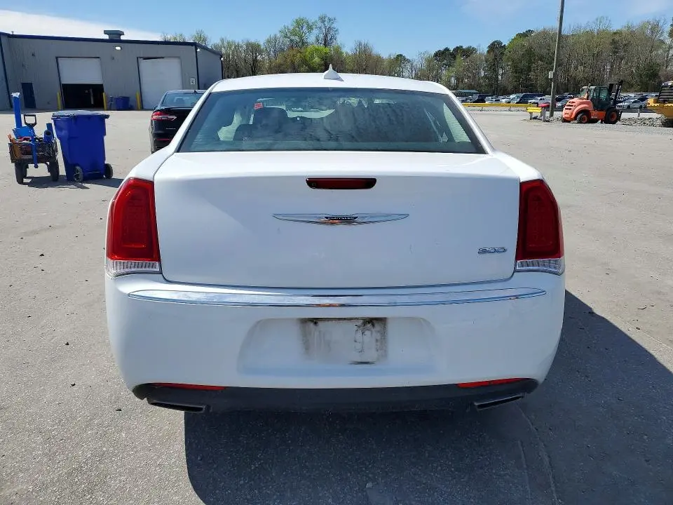 2017 CHRYSLER 300 LIMITED  