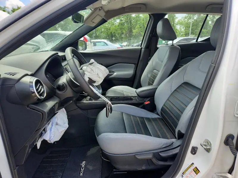 2024 NISSAN KICKS SR  