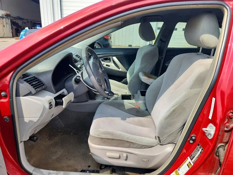 2010 TOYOTA CAMRY LE  