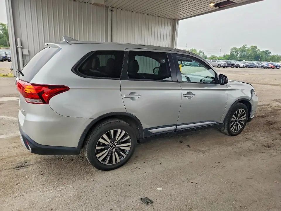 2020 MITSUBISHI OUTLANDER SE  