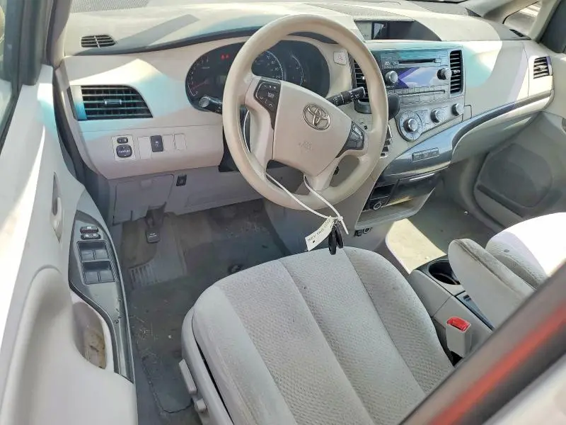 2012 TOYOTA SIENNA LE  