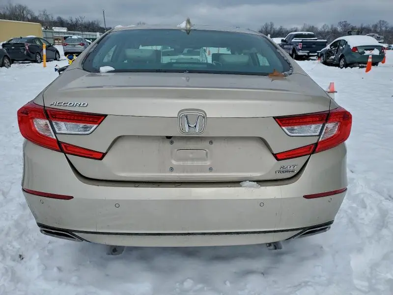2019 HONDA ACCORD TOURING  