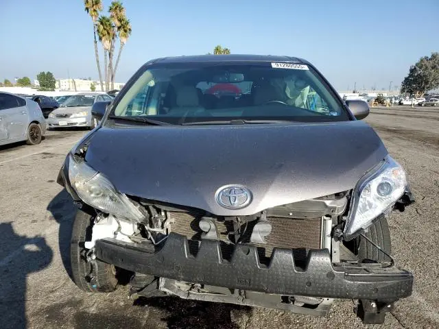 2015 TOYOTA SIENNA XLE  
