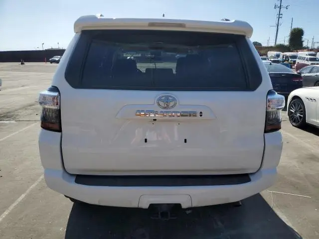 2023 TOYOTA 4RUNNER SE  