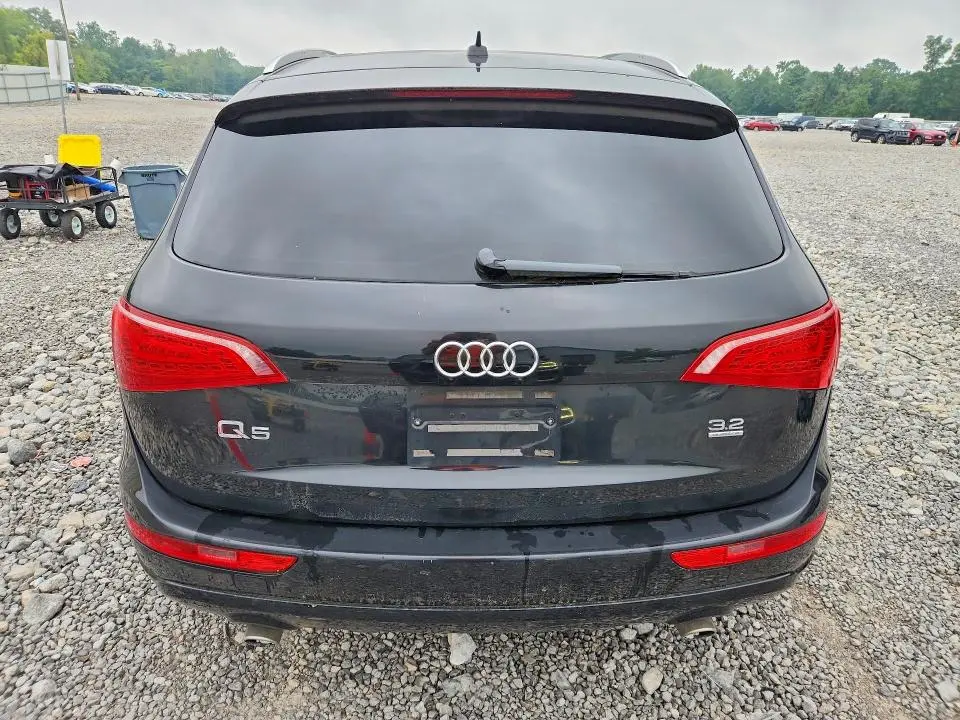 2010 AUDI Q5 PREMIUM PLUS  