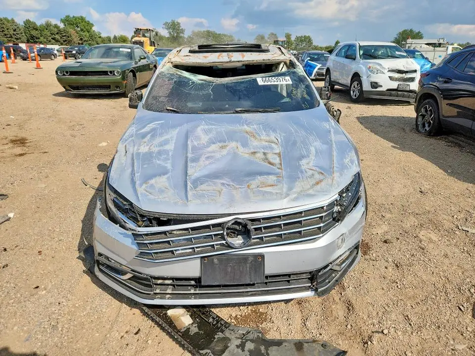 2018 VOLKSWAGEN PASSAT SE  