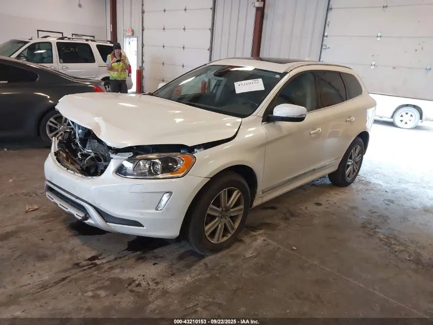 2017 VOLVO XC60 INSCRIPTION