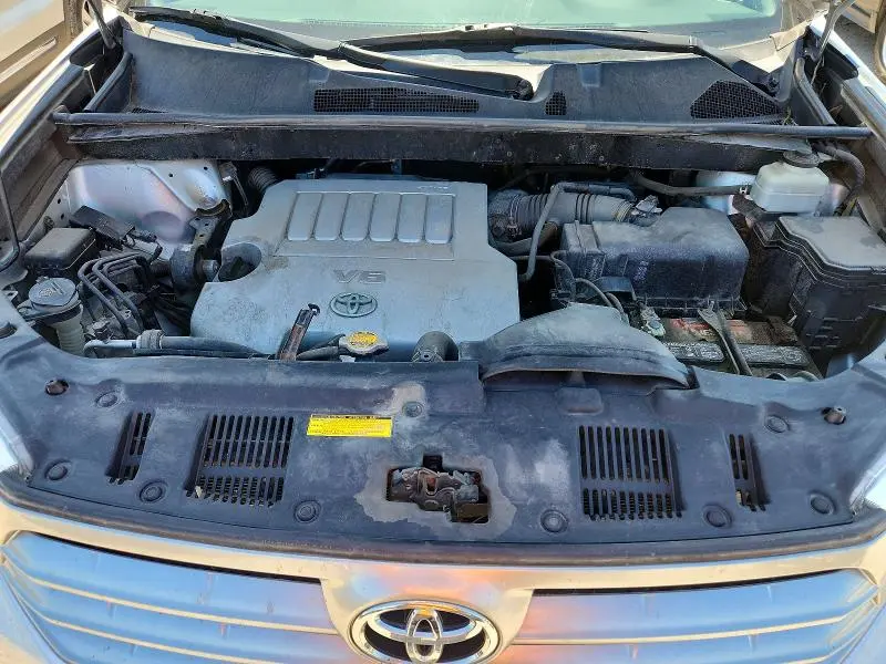 2013 TOYOTA HIGHLANDER LIMITED  