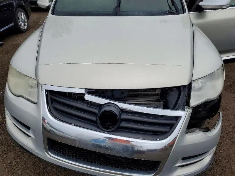 2010 VOLKSWAGEN TOUAREG TDI  