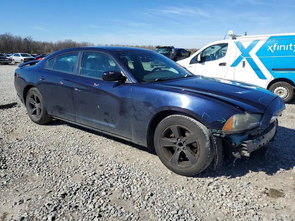 2013 DODGE CHARGER SE  