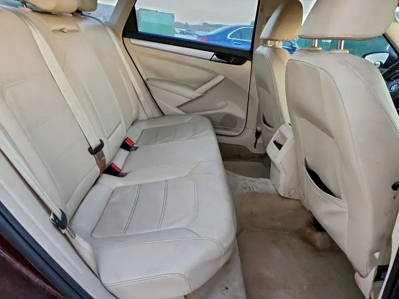 2012 VOLKSWAGEN PASSAT SE  