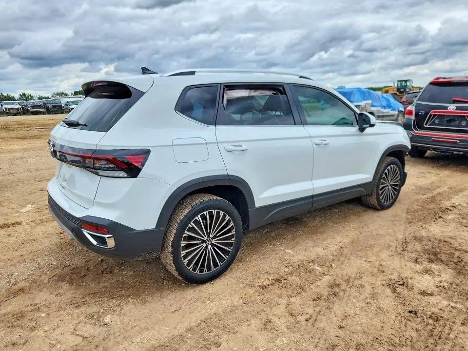 2025 VOLKSWAGEN TAOS SE  