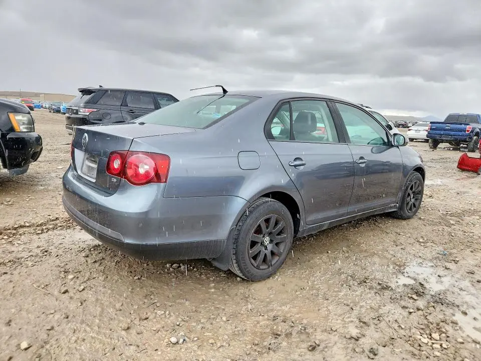2010 VOLKSWAGEN JETTA S  