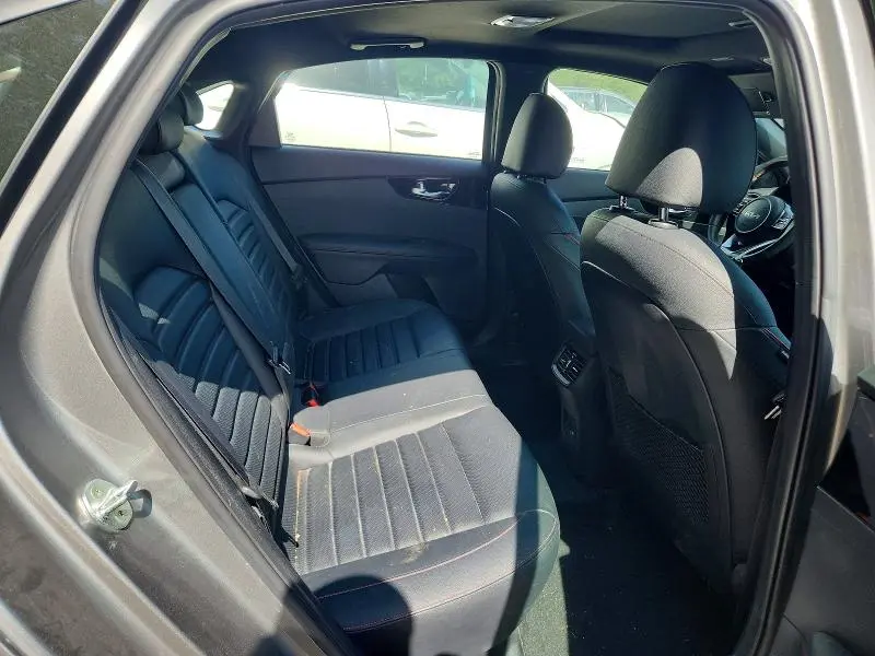 2023 KIA FORTE GT  
