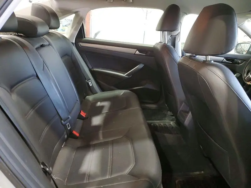 2015 VOLKSWAGEN PASSAT S  