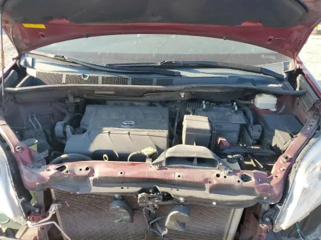 2014 TOYOTA SIENNA LE  