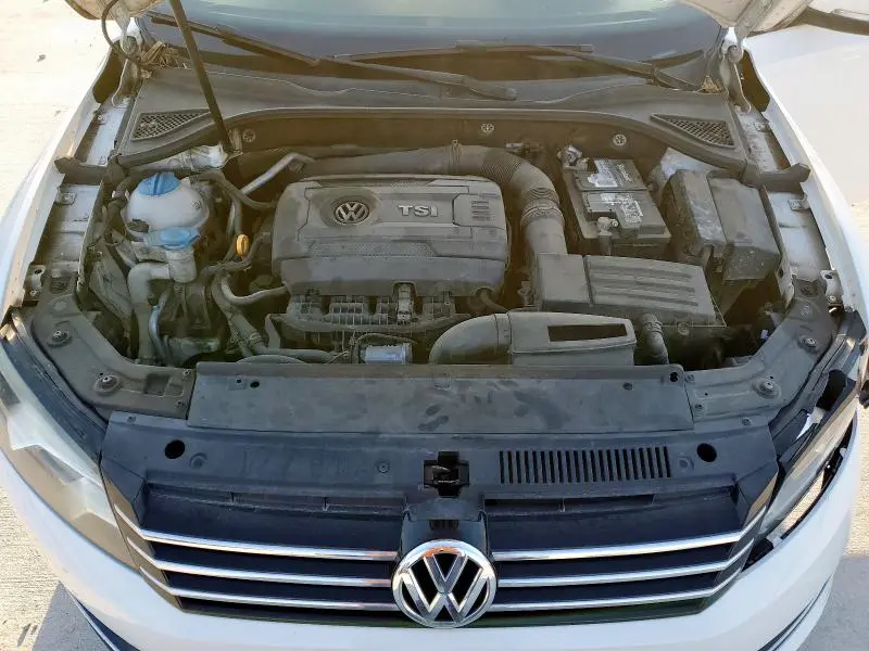 2015 VOLKSWAGEN PASSAT S  