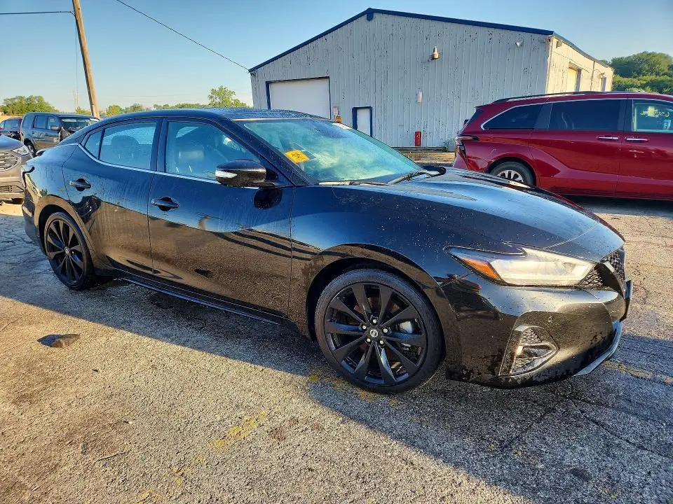 2021 NISSAN MAXIMA SR  
