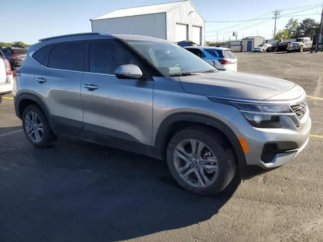 2023 KIA SELTOS S  
