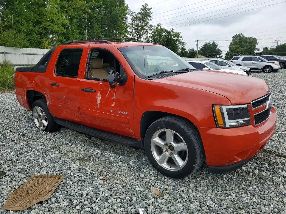 2011 CHEVROLET AVALANCHE LT  