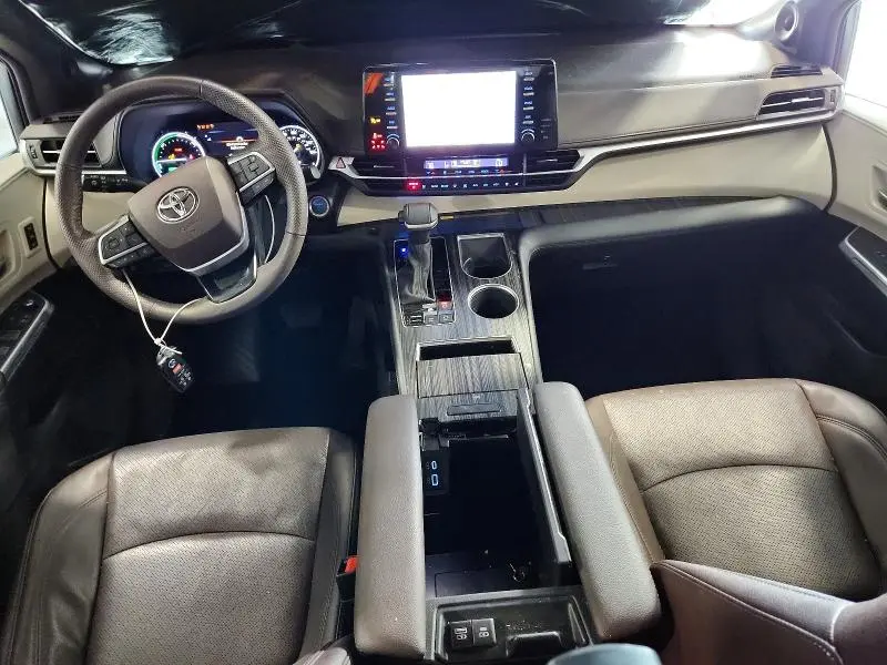 2024 TOYOTA SIENNA PLATINUM 7-PASSENGER  