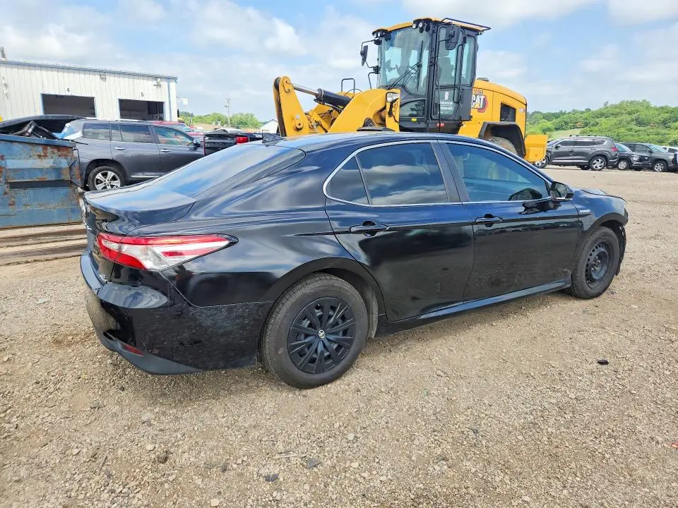 2019 TOYOTA CAMRY LE  