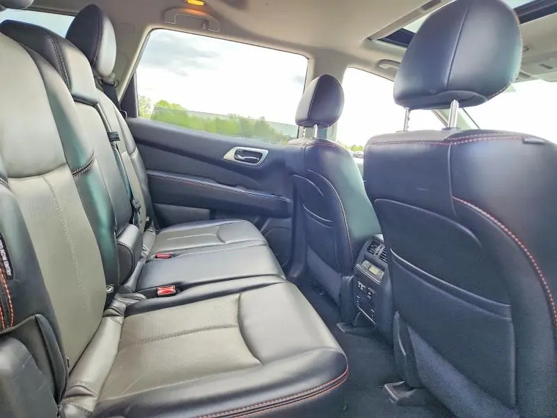 2019 NISSAN PATHFINDER SL  