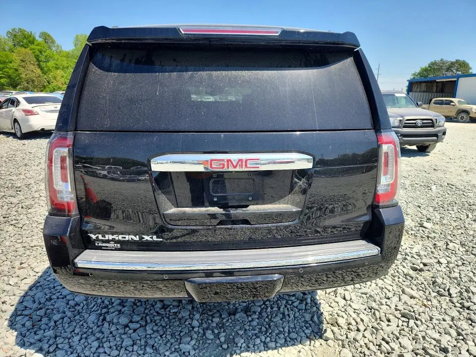 2017 GMC YUKON XL DENALI  