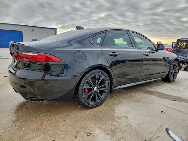 2024 JAGUAR XF R-DYNAMIC SE  