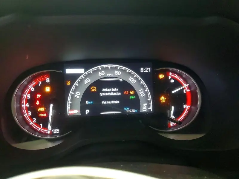 2025 TOYOTA RAV4 XLE  