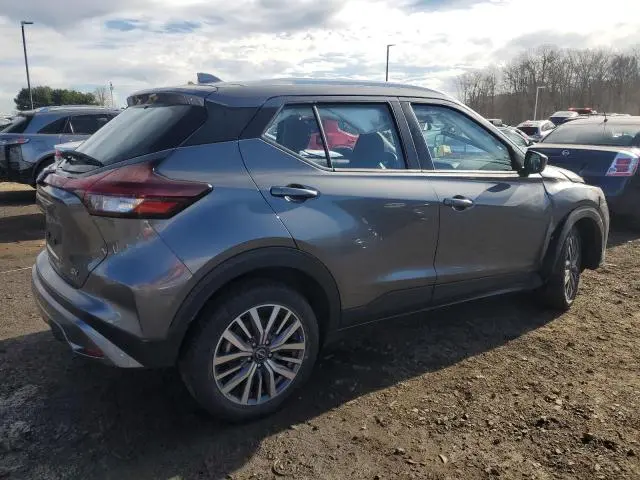 2024 NISSAN KICKS SV  