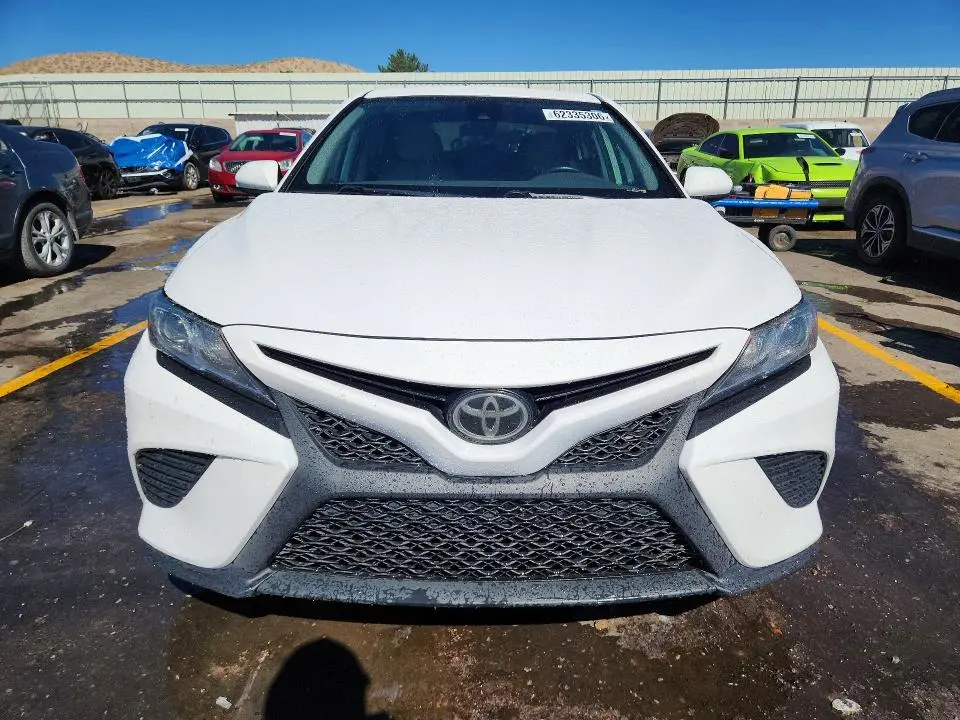 2020 TOYOTA CAMRY SE  