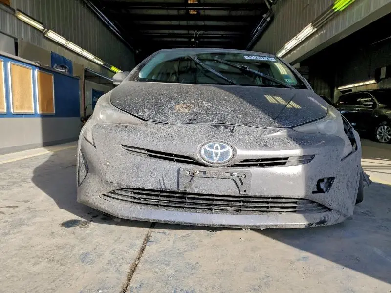 2017 TOYOTA PRIUS   