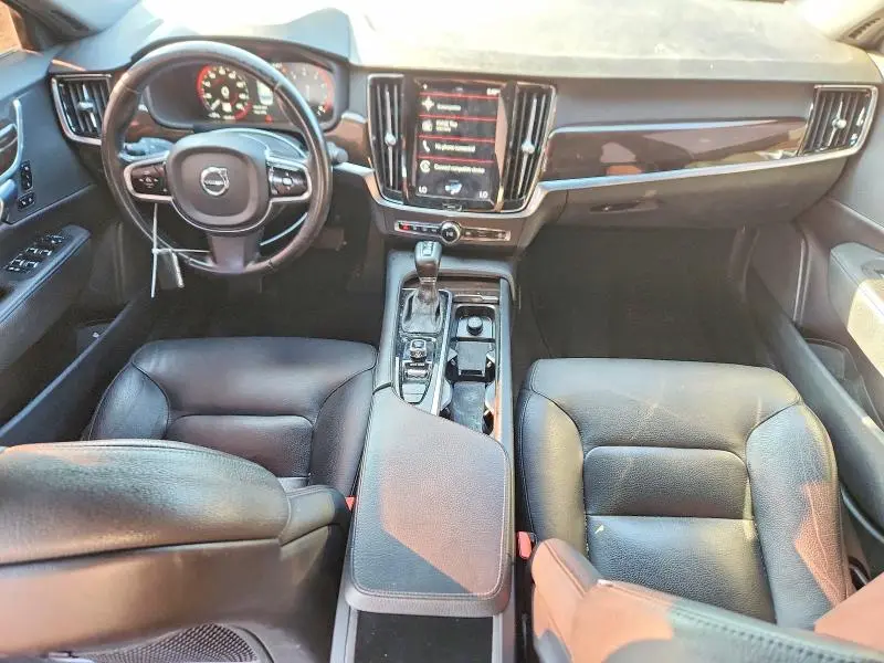 2019 VOLVO S90 T5 MOMENTUM  