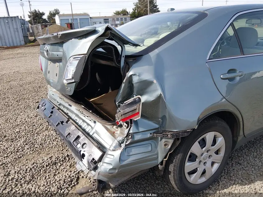 2011 TOYOTA CAMRY LE