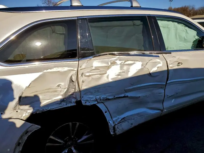 2014 TOYOTA HIGHLANDER XLE  