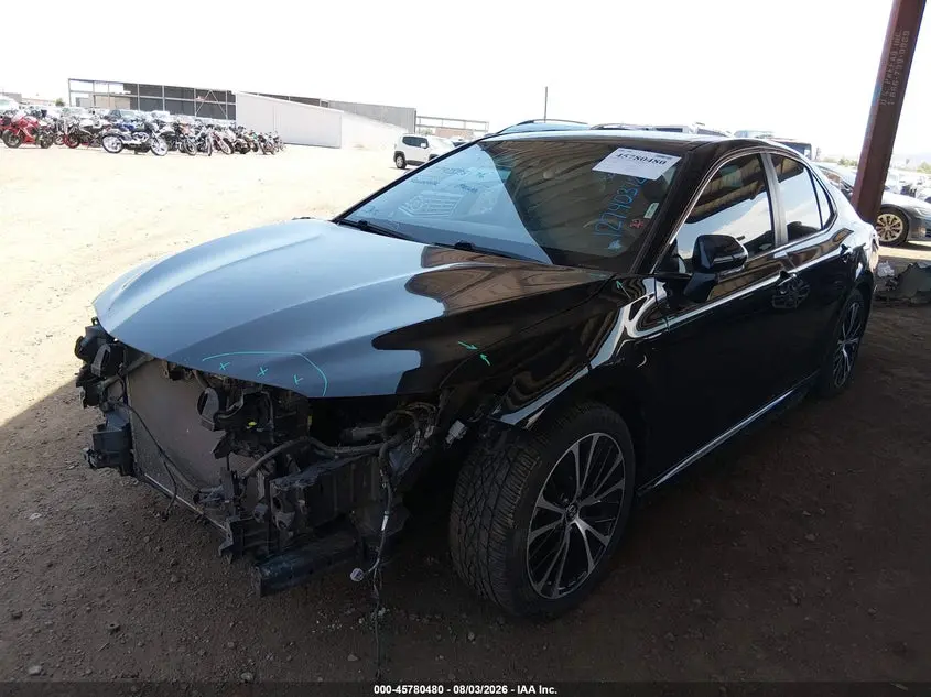 2019 TOYOTA CAMRY SE