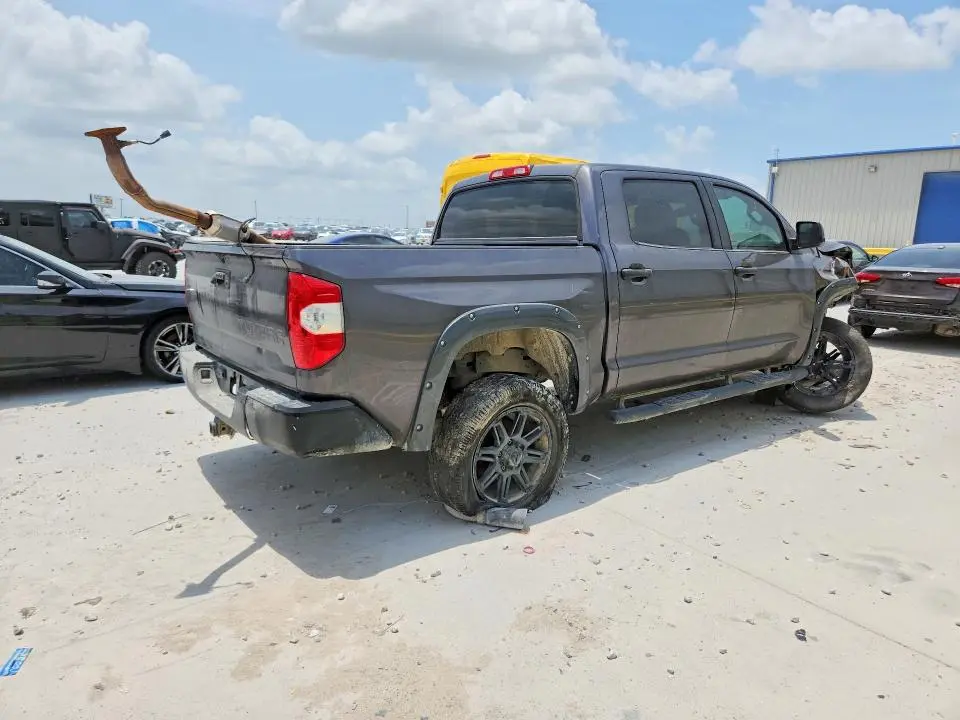 2018 TOYOTA TUNDRA CREWMAX SR5  