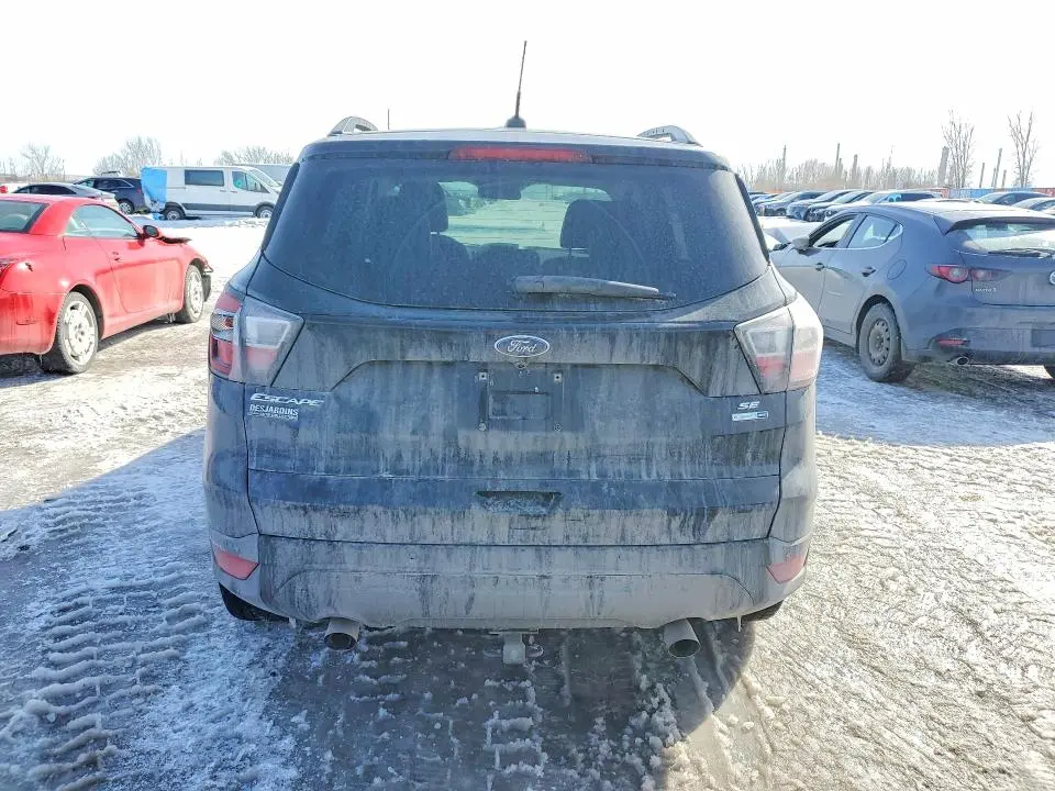 2017 FORD ESCAPE SE  