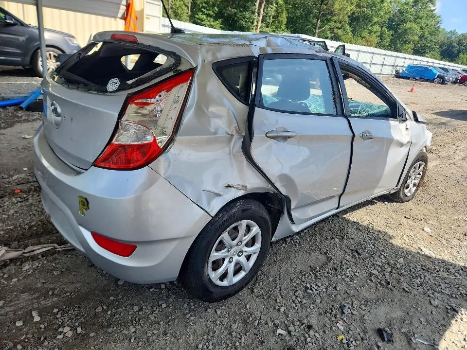 2012 HYUNDAI ACCENT GS  