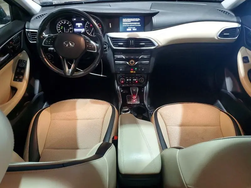 2019 INFINITI QX30 LUXE  