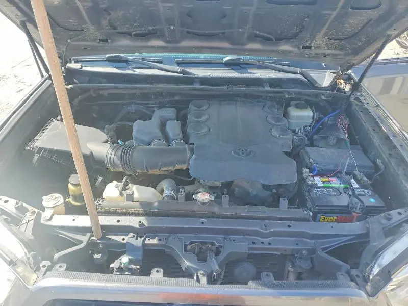 2010 TOYOTA 4RUNNER SR5  