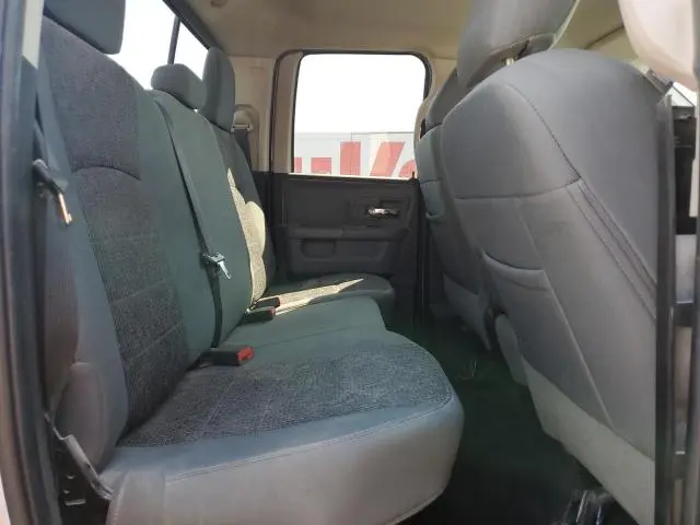 2016 RAM 1500 SLT  