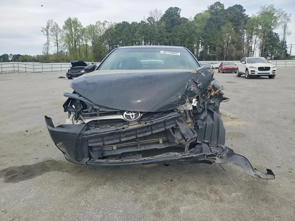 2016 TOYOTA CAMRY SE  