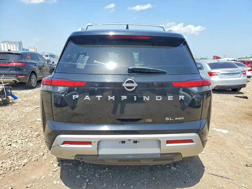 2024 NISSAN PATHFINDER SL  